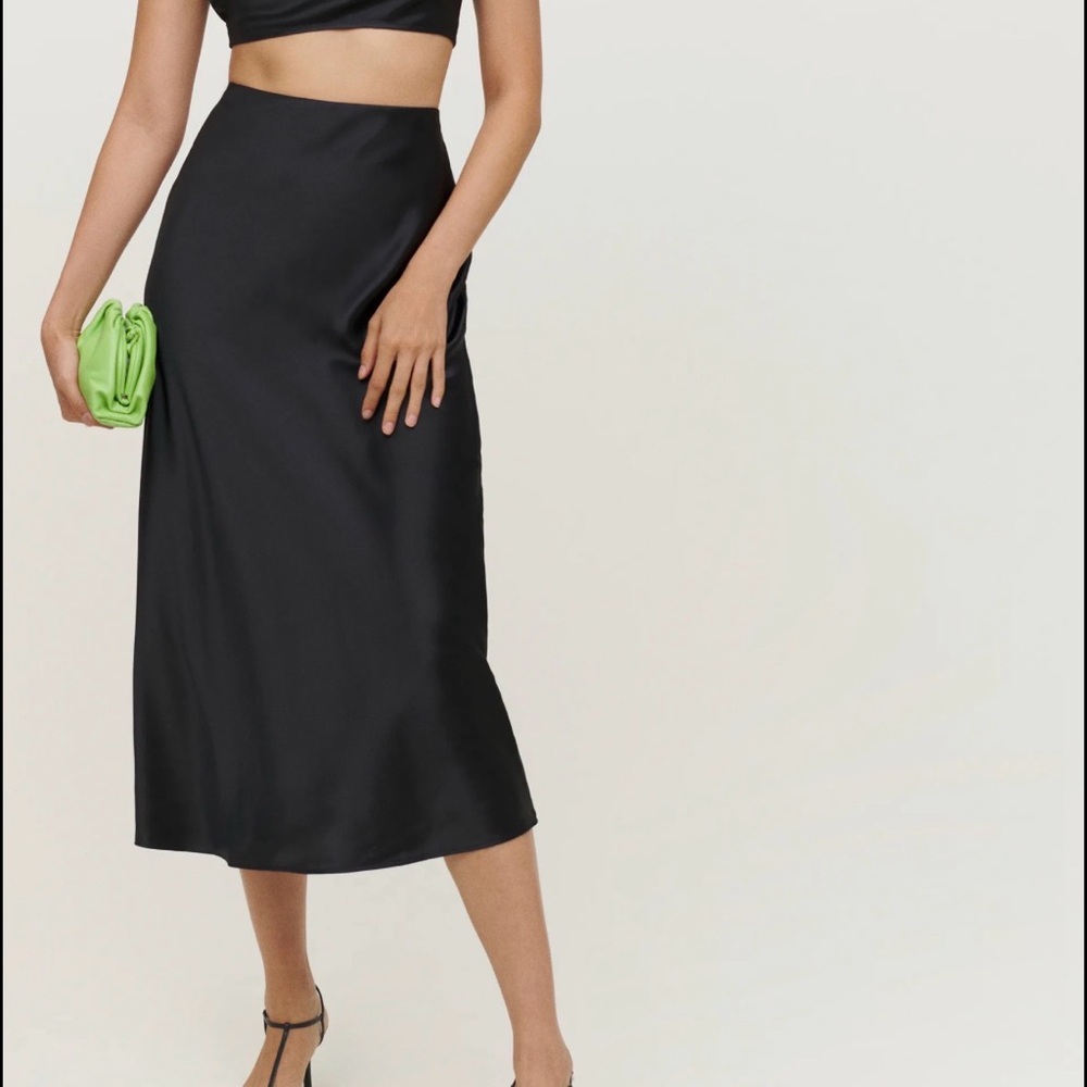 Reformation Eros Silk Midi Skirt in Black Size Medium